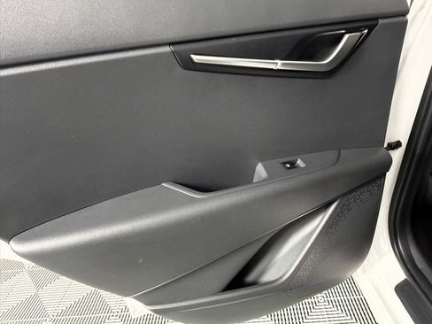 Used 2025 Kia Niro LX image 25