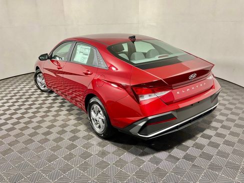 New 2025 Hyundai Elantra SE image 10