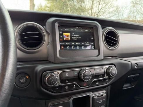 Used 2023 Jeep Wrangler Sport image 29