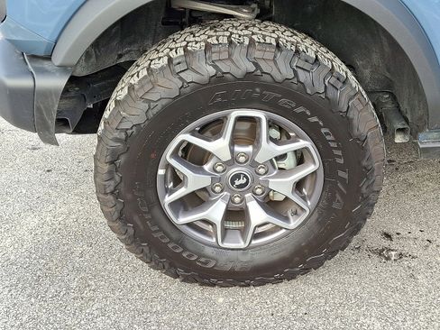 Certified 2025 Ford Bronco Badlands image 9