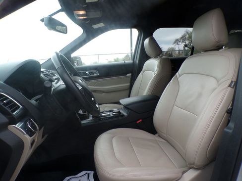 Used 2019 Ford Explorer Limited image 15
