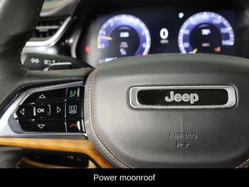 Used 2023 Jeep Grand Cherokee Summit AWD/4WD image 8