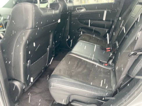 Used 2019 Jeep Grand Cherokee Altitude image 28