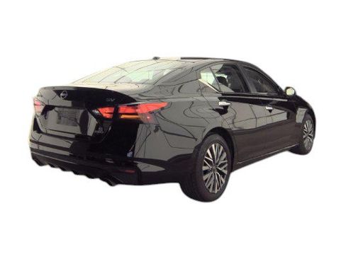 Used 2023 Nissan Altima 2.5 SV w/ SV Premium Package AWD/4WD image 6