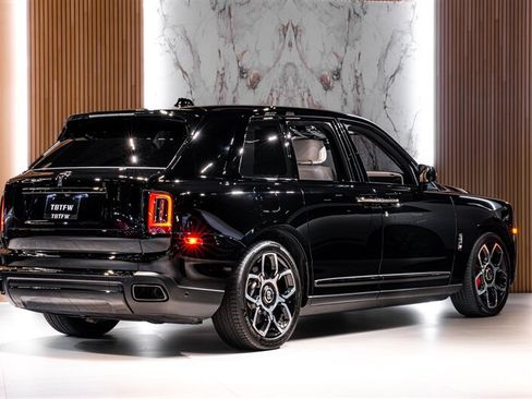 Used 2023 Rolls-Royce Cullinan Black Badge w/ Dark Exterior Package AWD/4WD image 6
