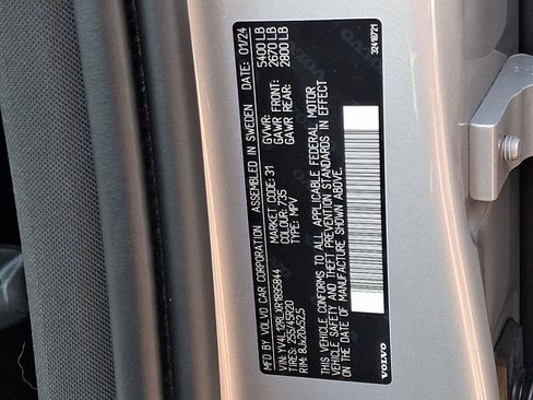 Certified 2024 Volvo XC60 B5 Plus w/ Climate Package AWD/4WD image 26