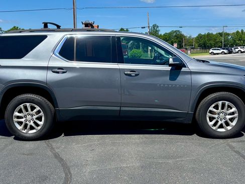 Used 2020 Chevrolet Traverse LT w/ LPO, Cargo Package image 5