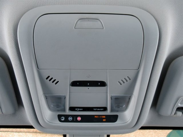 Used 2018 Buick Regal Essence w/ Driver Confidence Package #1 FWD image 33