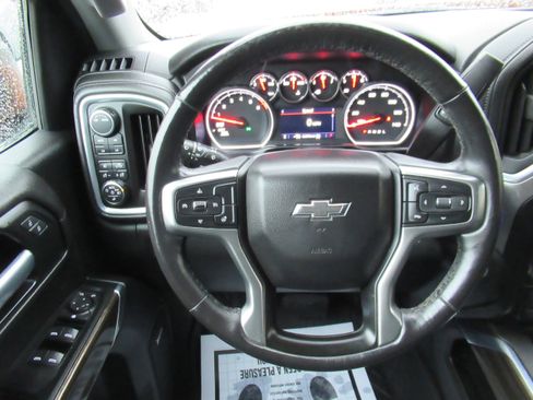 Used 2021 Chevrolet Silverado 1500 LT Trail Boss image 12