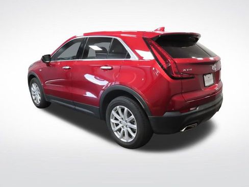 Used 2023 Cadillac XT4 Luxury w/ Cold Weather Package image 3