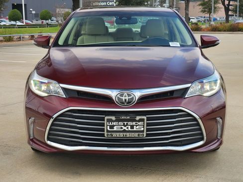 Used 2017 Toyota Avalon Limited image 2