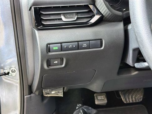Used 2024 Nissan Sentra SV FWD image 26