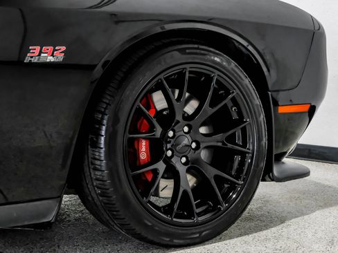Used 2016 Dodge Challenger SRT image 55