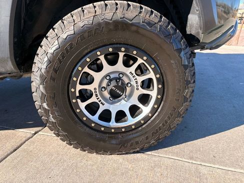 Used 2022 Toyota Tacoma TRD Off-Road w/ TRD Premium Off Road Package image 37