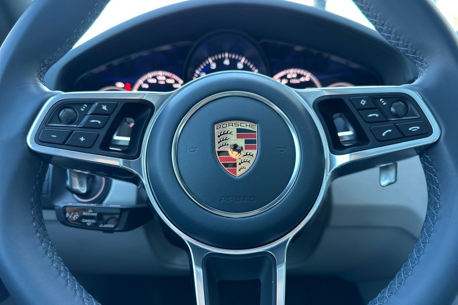 Certified 2023 Porsche Cayenne AWD/4WD image 24