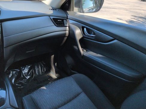 Certified 2019 Nissan Rogue SV AWD/4WD image 17