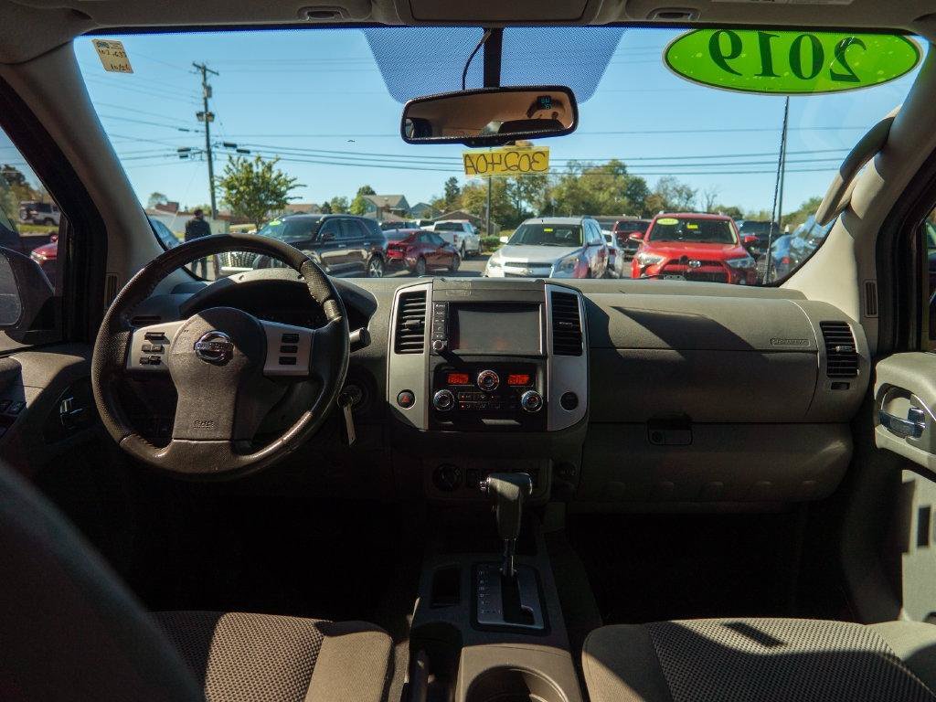 Used 2019 Nissan Frontier SV w/ Value Truck Package AWD/4WD image 11