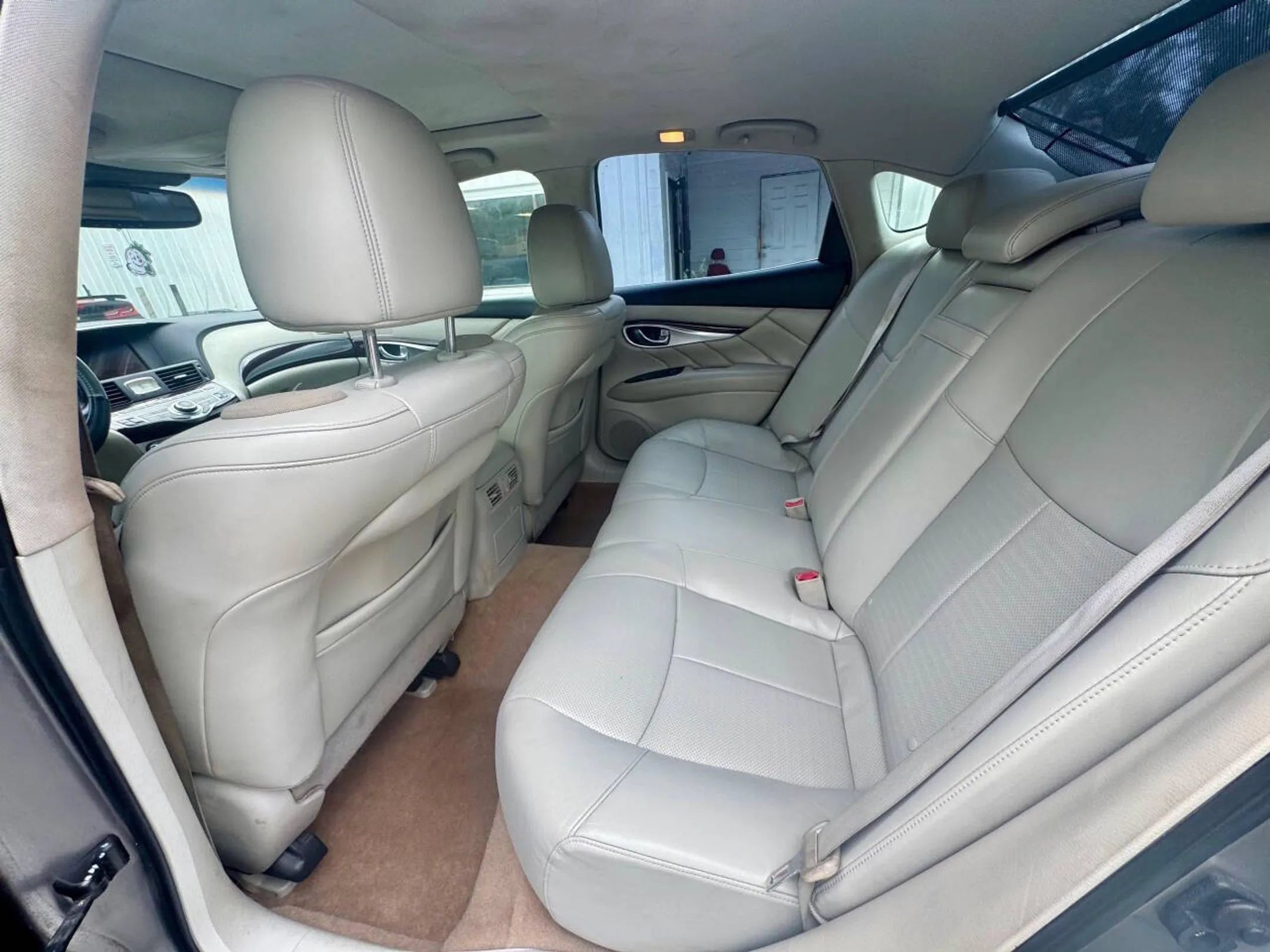 Used 2012 INFINITI M56 w/ Sport Pkg RWD image 15