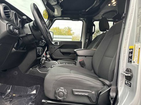 Used 2022 Jeep Gladiator Willys image 19