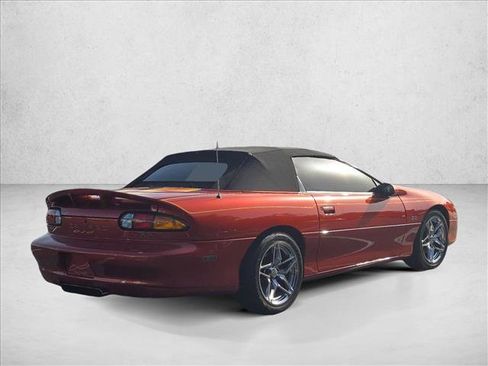 Used 2001 Chevrolet Camaro Z28 w/ SS Performance/Appearance Pkg RWD image 5