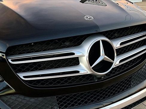 Used 2018 Mercedes-Benz GLE 350 w/ Premium 1 Package image 32