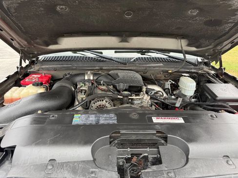 Used 2006 Chevrolet Silverado 2500 LT w/ Heavy-Duty Power Package image 18