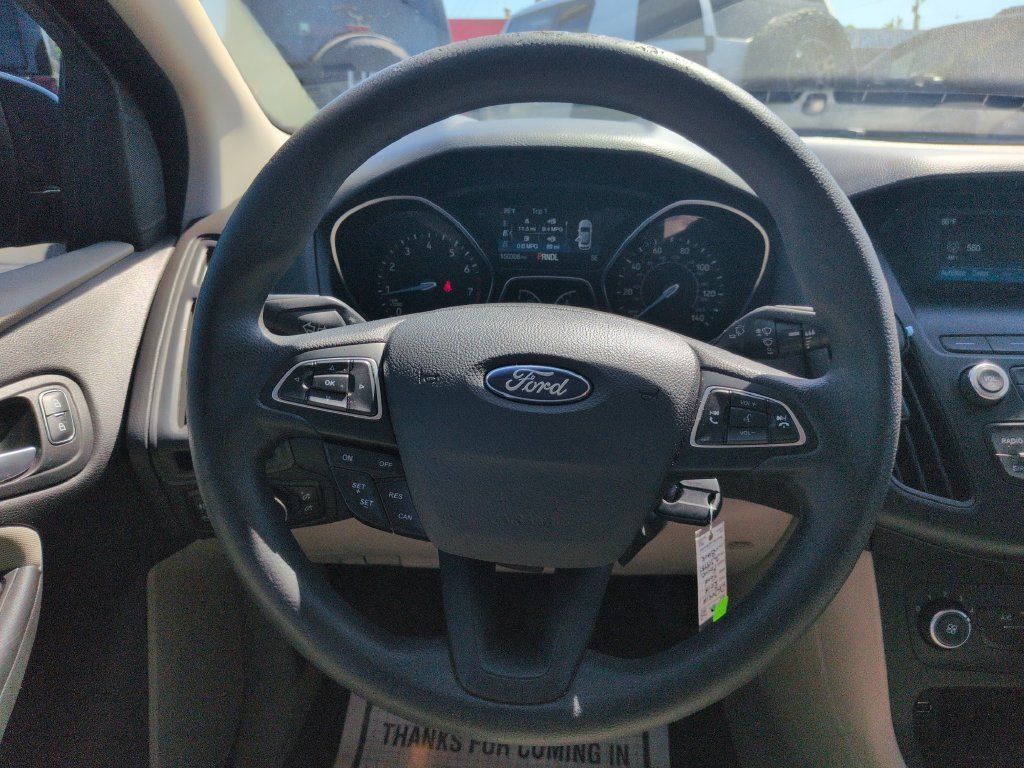 Used 2018 Ford Focus SE w/ SE Appearance Package FWD image 14