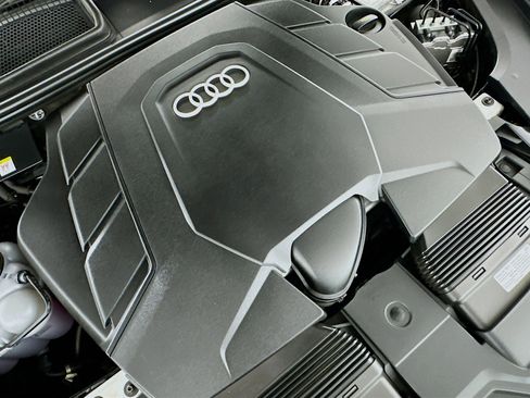 Used 2023 Audi Q8 Premium Plus w/ Premium Plus Package AWD/4WD image 33