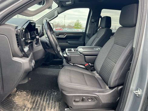 Used 2024 Chevrolet Silverado 1500 LT image 8