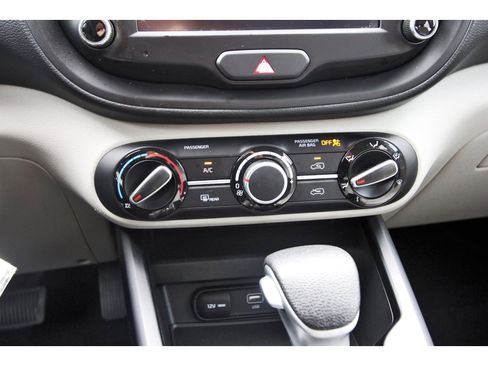 Used 2023 Kia Soul LX w/ LX Technology Package image 25