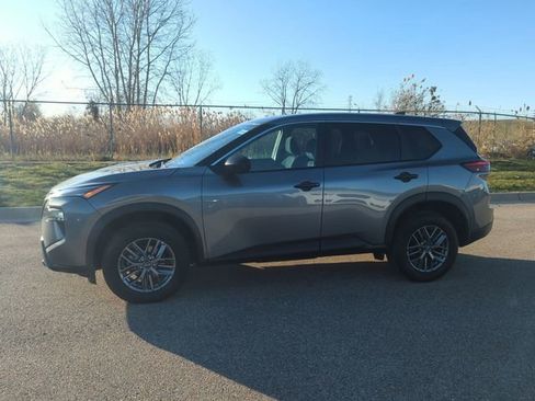 Used 2024 Nissan Rogue S image 6