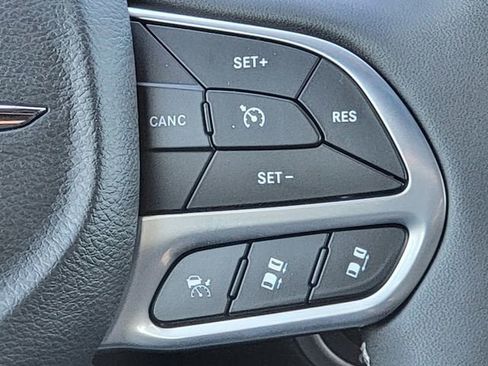 New 2026 Chrysler Pacifica Select AWD/4WD image 34