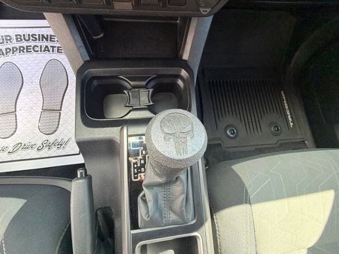 Used 2021 Toyota Tacoma TRD Sport AWD/4WD image 29