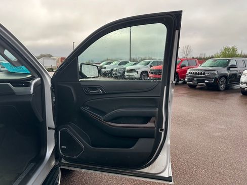 Used 2018 GMC Yukon XL SLT w/ Open Road Package AWD/4WD image 30