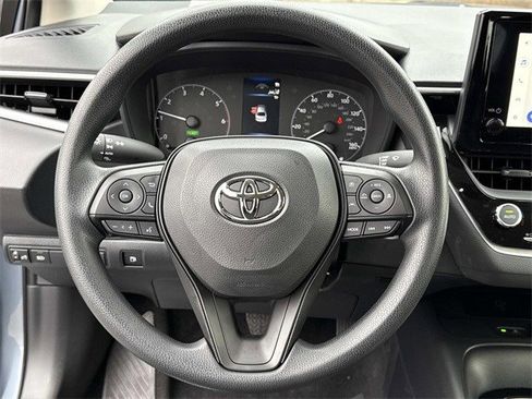 Used 2025 Toyota Corolla LE image 18
