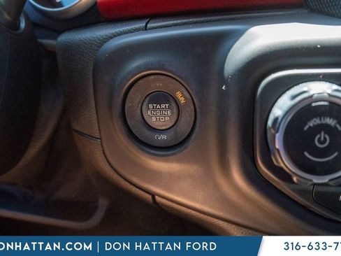 Used 2018 Jeep Wrangler Unlimited Rubicon AWD/4WD image 12