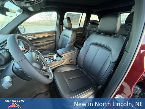 New 2025 Jeep Grand Cherokee Limited image 14