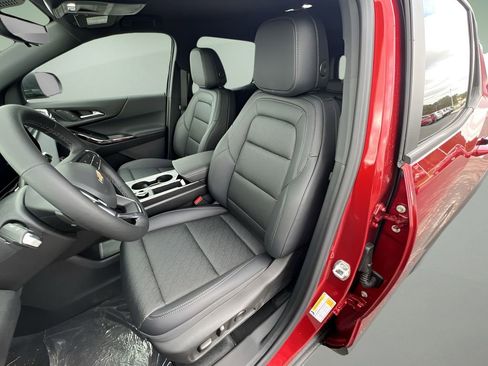 New 2026 Chevrolet Equinox LT w/ Convenience Package II image 18