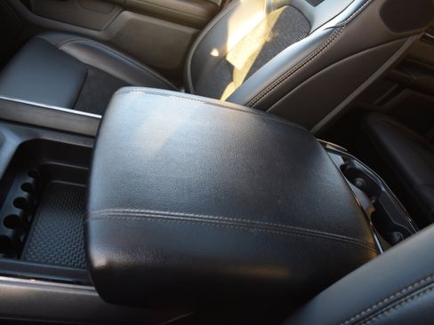 Used 2020 RAM 1500 Big Horn w/ Built-to-serve Edition image 24