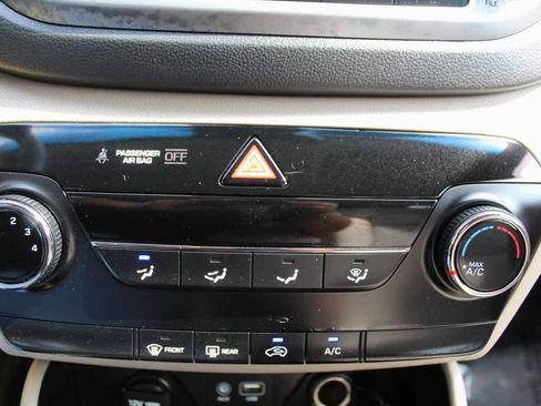Used 2016 Hyundai Tucson SE w/ Option Group 02 FWD image 19