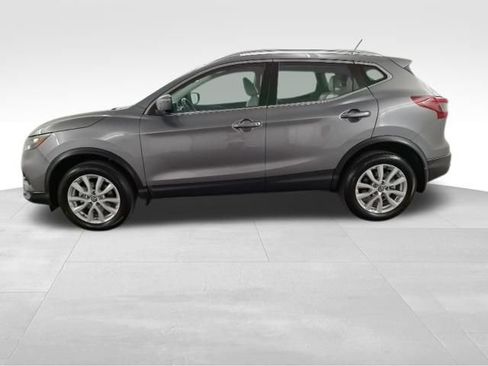 Used 2022 Nissan Rogue Sport SV w/ Technology Package FWD image 4