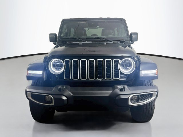 Used 2024 Jeep Wrangler Unlimited Sahara w/ Technology Group AWD/4WD image 2