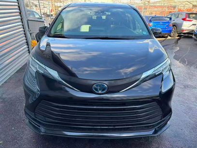 Used 2021 Toyota Sienna LE