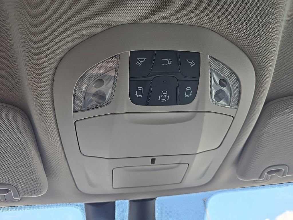 Used 2020 Chrysler Pacifica Touring-L Plus FWD image 24