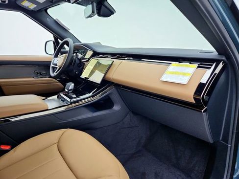 New 2026 Land Rover Range Rover Sport SE image 13