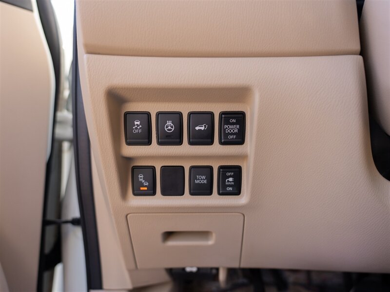 Used 2015 Nissan Pathfinder Platinum FWD image 38