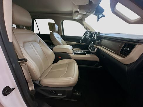 Used 2023 Ford Expedition Limited image 35