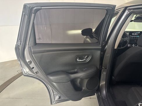 Used 2025 Honda HR-V LX image 16