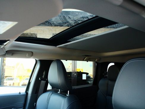 New 2025 Mitsubishi Outlander SEL image 4