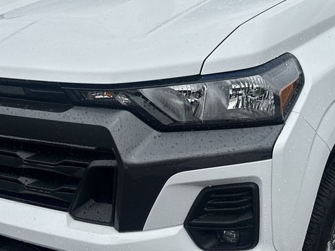 Used 2023 Chevrolet Colorado LT w/ LT Convenience Package II RWD image 11